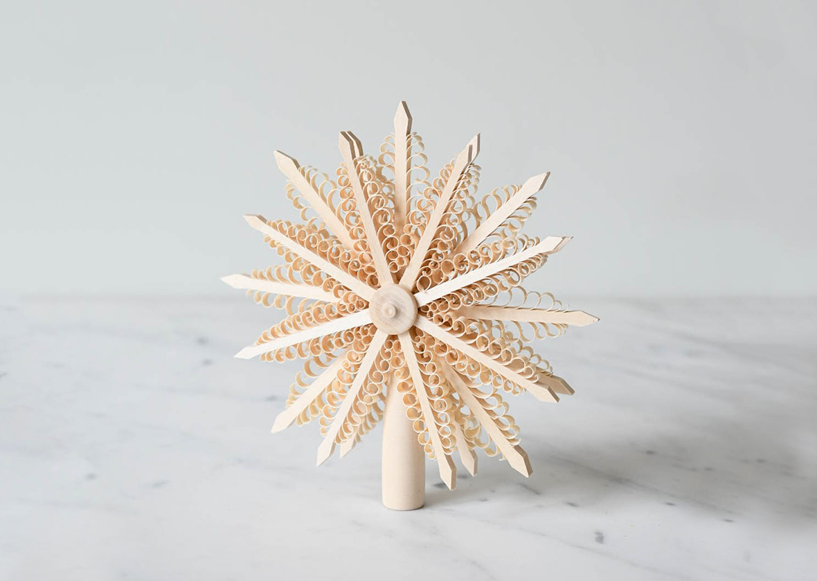 German Tree Topper Giftagram